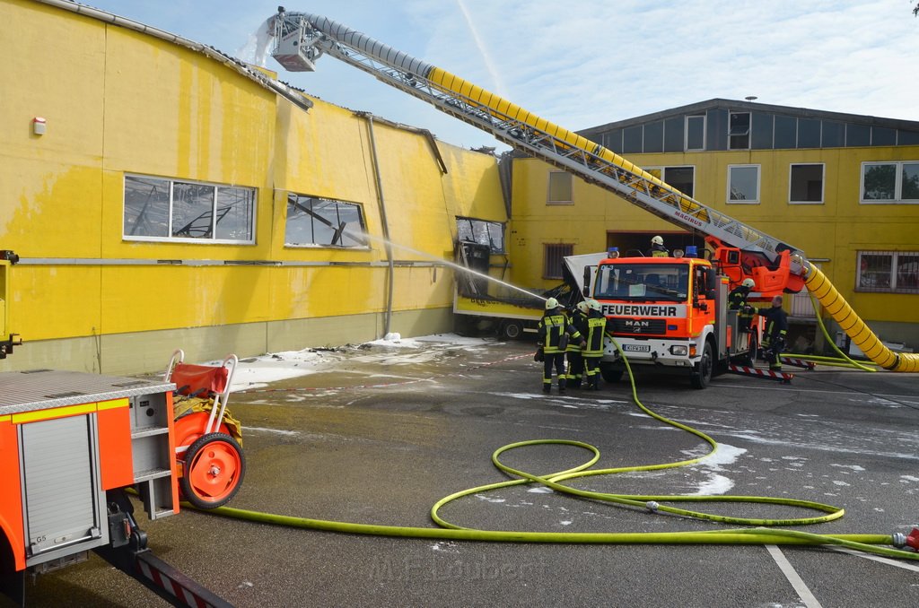 Grossfeuer Poco Lager Koeln Porz Gremberghoven Hansestr P757.jpg - Miklos Laubert